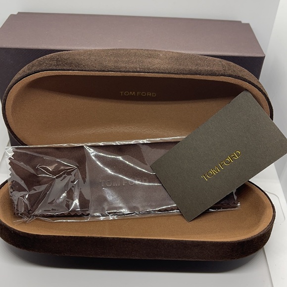 Brand New Tom Ford Half Moon sunglass case/Cloth - Picture 4 of 6